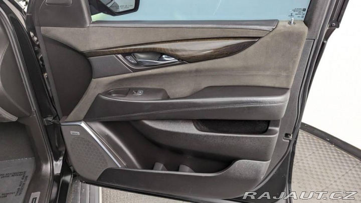 Cadillac Escalade ESV PLATINUM 4WD 2016