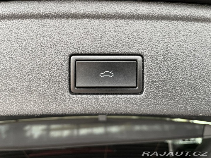 Volkswagen Touareg 3,0TDI 4M*Vzduch*REZERVAC 2019