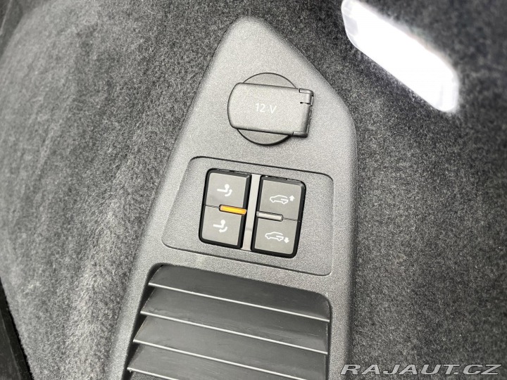 Volkswagen Touareg 3,0TDI 4M*Vzduch*4xKlima* 2019