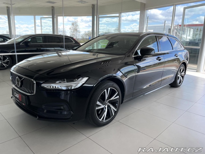 Volvo V90 B4 Aut*145kW*KeyLess*Tažn 2021