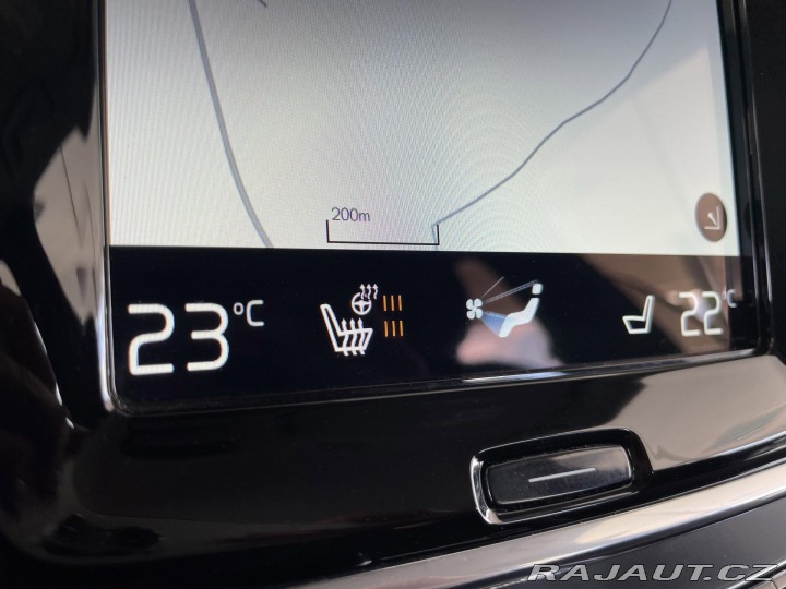 Volvo V90 B4 Aut*145kW*KeyLess*Tažn 2021
