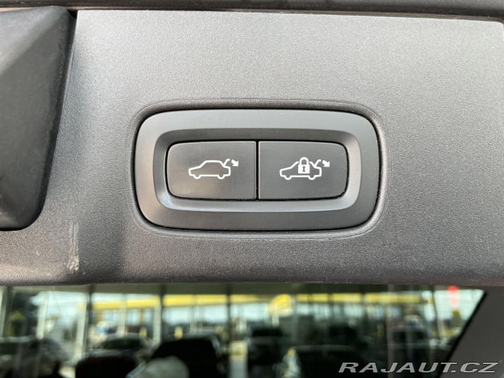 Volvo V90 B4 Aut*145kW*KeyLess*Tažn 2021