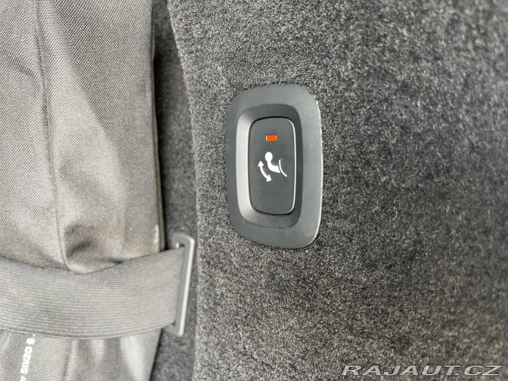 Volvo V90 B4 Aut*145kW*KeyLess*Tažn 2021