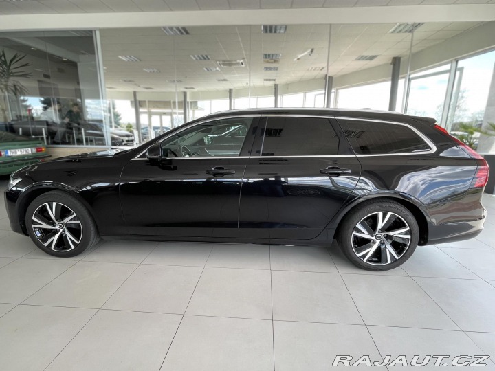 Volvo V90 B4 Aut*145kW*KeyLess*Tažn 2021