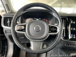 Volvo V90 B4 Aut*145kW*KeyLess*Tažn 2021