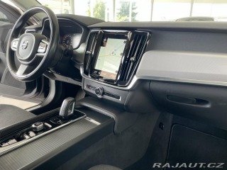 Volvo V90 B4 Aut*145kW*KeyLess*Tažn 2021