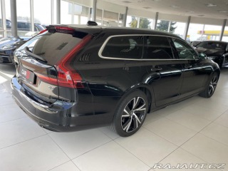 Volvo V90 B4 Aut*145kW*KeyLess*Tažn 2021