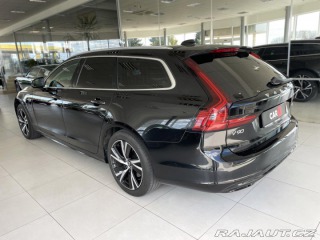 Volvo V90 B4 Aut*145kW*KeyLess*Tažn 2021