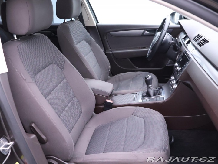 Volkswagen Passat 2,0 TDI 103kW Navi Panora 2012