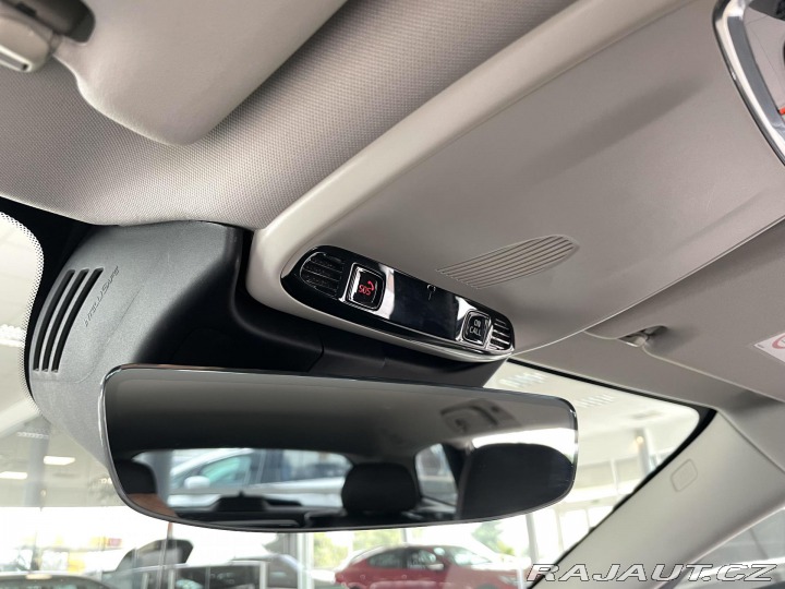 Volvo V60 D4 Aut*140kW*KeyLess*LED* 2020