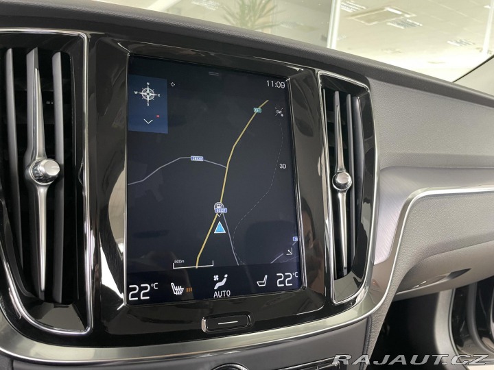 Volvo V60 D4 Aut*140kW*KeyLess*LED* 2020