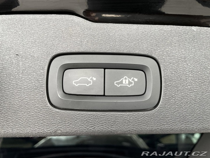 Volvo V60 D4 Aut*140kW*KeyLess*LED* 2020