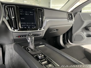 Volvo V60 D4 Aut*140kW*KeyLess*LED* 2020