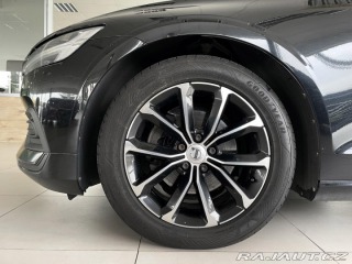 Volvo V60 D4 Aut*140kW*KeyLess*LED* 2020