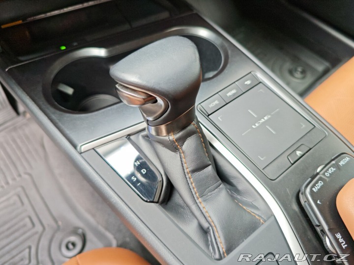 Lexus Ostatní modely UX 250h PREMIERE Cognac leather E 2019