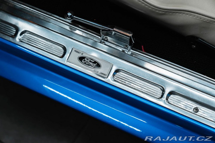 Ford Mustang Cabriolet V8, Komplet ren 1800