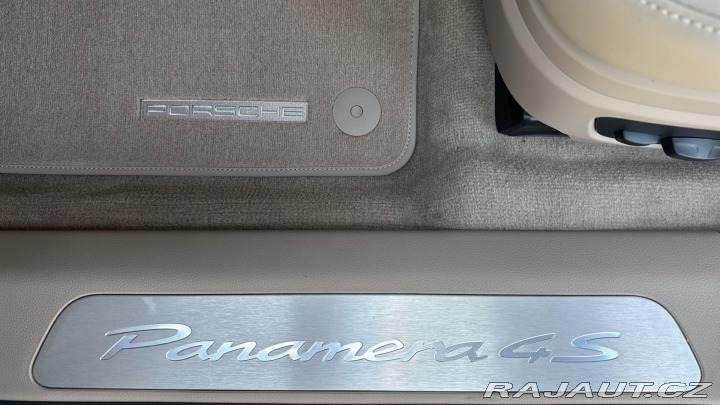 Porsche Panamera 4S E-Hybrid 2025