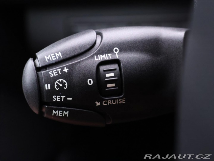 Peugeot 308 1,2 81kW Allure LED Navi 2015