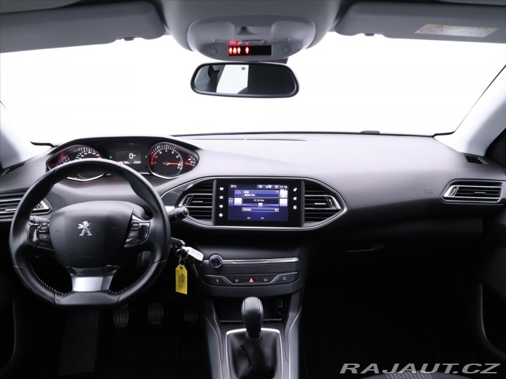 Peugeot 308 1,2 81kW Allure LED Navi 2015