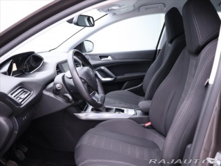 Peugeot 308 1,2 81kW Allure LED Navi 2015