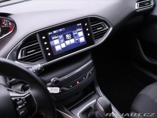 Peugeot 308 1,2 81kW Allure LED Navi 2015