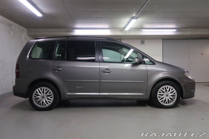 Volkswagen Touran 1.4TSI,manuál,Trendline 2007