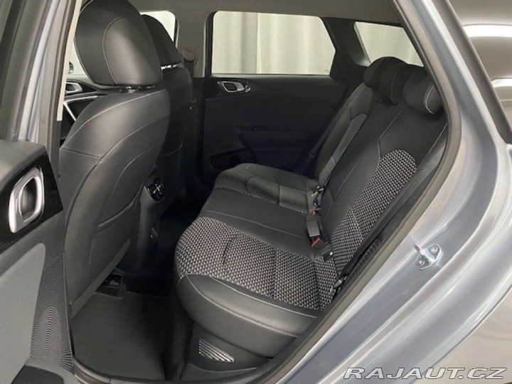 Kia Ceed Premium - K odběru IHNED 2025