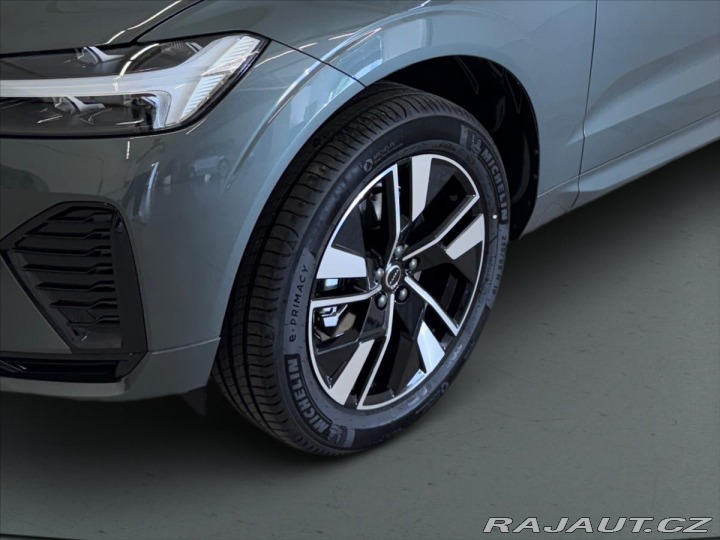 Volvo XC60 2,0 B5 AWD Plus Dark 1760 2025