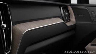 Volvo XC60 2,0 B5 AWD Plus Dark 1222 2025