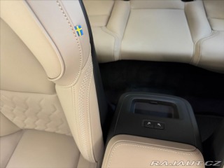 Volvo XC60 2,0 B5 AWD Plus Dark 1760 2025