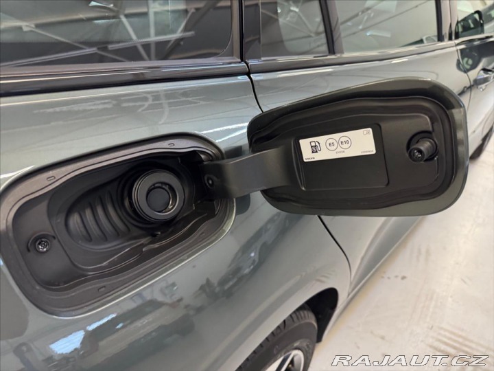 Volvo V60 2,0 B4 FWD Plus Dark 6852 2024