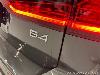 Volvo V60 2,0 B4 FWD Plus Dark 6852 2024