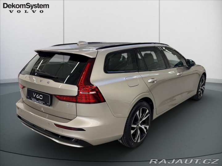 Volvo V60 2,0 B4 FWD Plus Dark 6896 2024