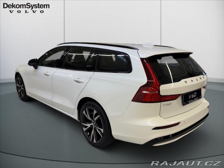 Volvo V60 2,0 B4 FWD Plus Dark 6734 2024