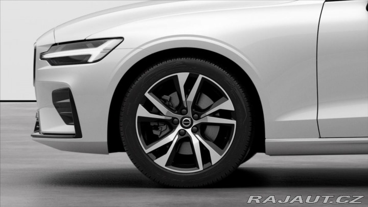 Volvo V60 2,0 B4 FWD Plus Dark 6789 2024