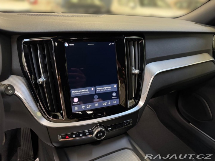 Volvo V60 2,0 B4 FWD Plus Dark 6734 2024