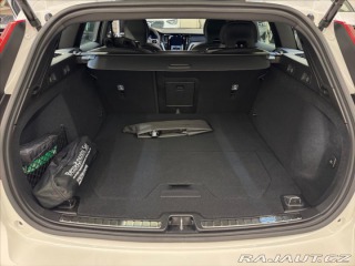 Volvo V60 2,0 B4 FWD Plus Dark 6734 2024