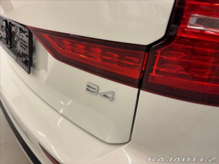 Volvo V60 2,0 B4 FWD Plus Dark 6734 2024