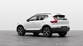 Volvo XC40 B3 2.0L 163 HP AT7 FWD CO 2025