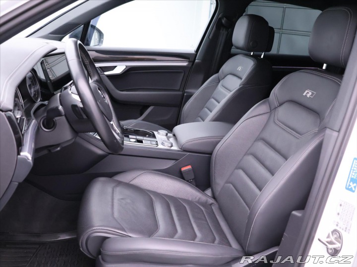 Volkswagen Touareg 3,0 TDI V6 R-line CZ DPH 2019
