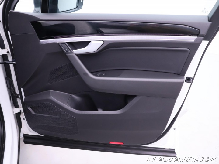 Volkswagen Touareg 3,0 TDI V6 R-line CZ DPH 2019