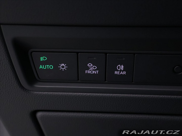 Volkswagen Touareg 3,0 TDI V6 R-line CZ DPH 2019