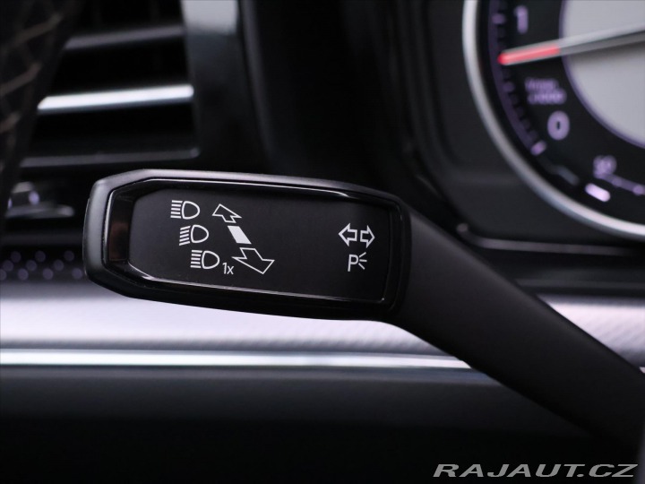 Volkswagen Touareg 3,0 TDI V6 R-line CZ DPH 2019