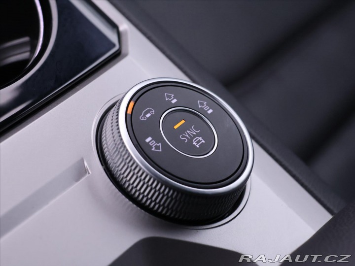 Volkswagen Touareg 3,0 TDI V6 R-line CZ DPH 2019