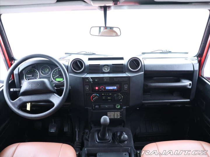 Land Rover Defender 2,4 TD4 7-Míst kůže A/C 4 2011