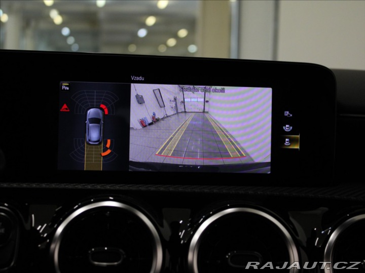Mercedes-Benz A 2,0 180D AT Kam. 20 450km 2022