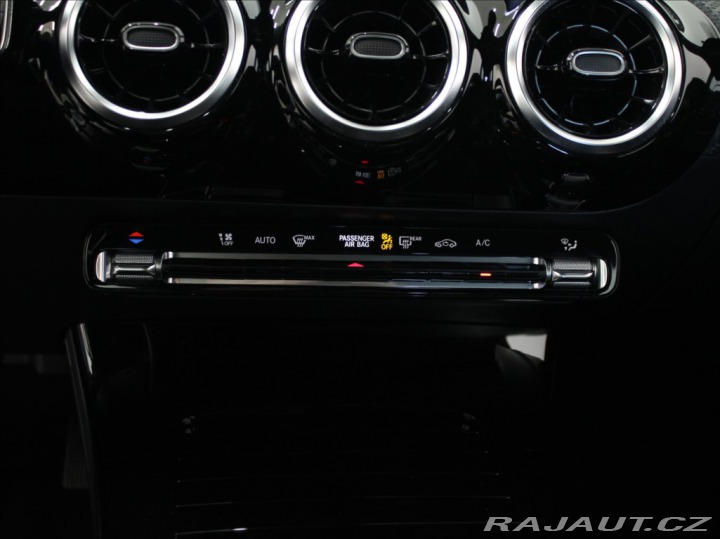 Mercedes-Benz A 2,0 180D AT Kam. 20 450km 2022