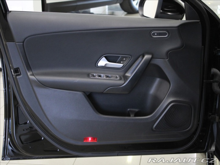 Mercedes-Benz A 2,0 180D AT Kam. 20 450km 2022