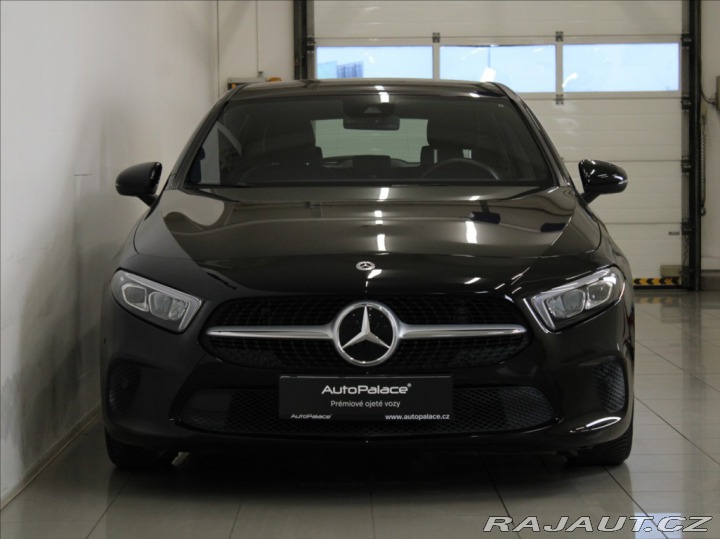 Mercedes-Benz A 2,0 180D AT Kam. 20 450km 2022
