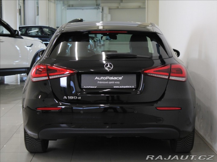 Mercedes-Benz A 2,0 180D AT Kam. 20 450km 2022